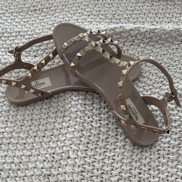 Valentino Women's Studded Sandals - Taupe lighted used - Picture 5 of 6